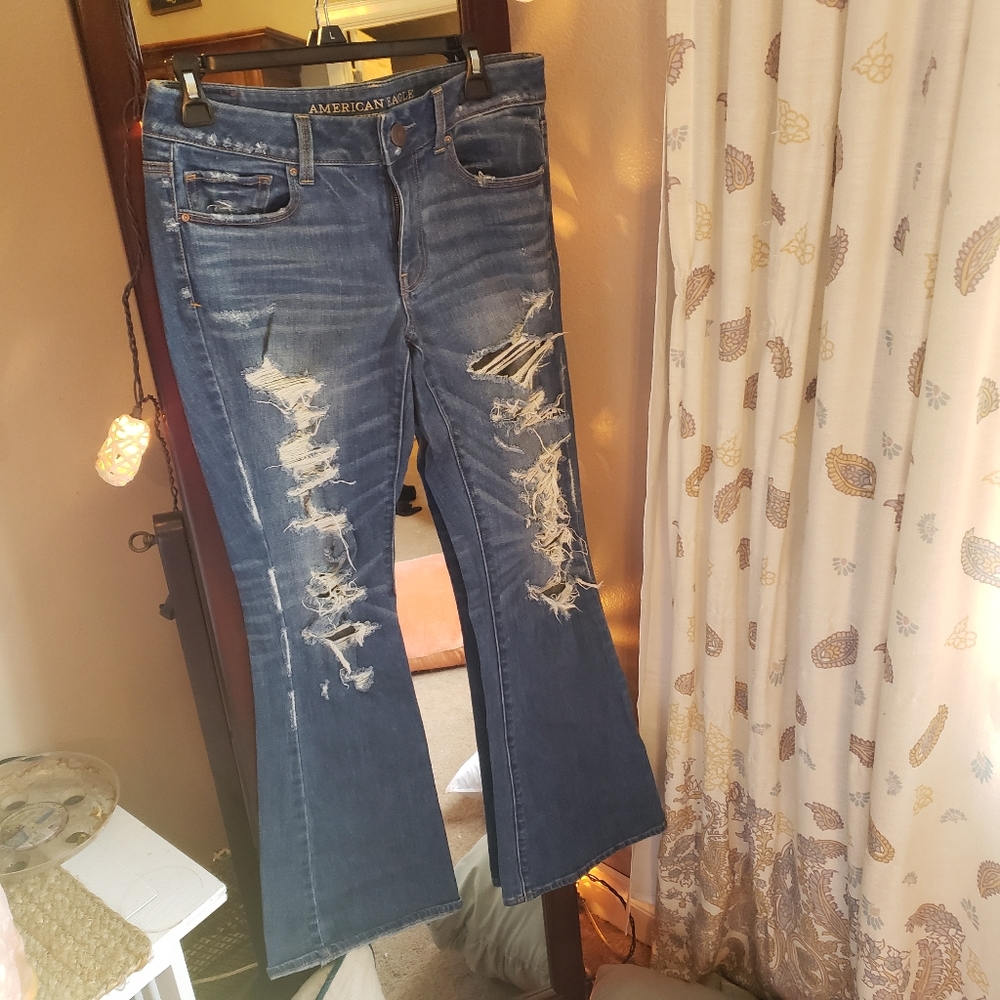 American eagle flare distressed jean